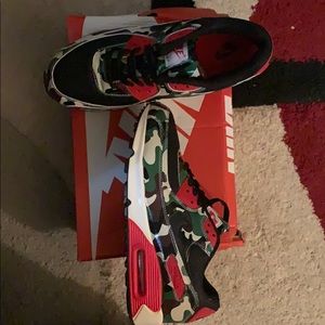 Air Max 90 2007 (GS).   Size 8.5